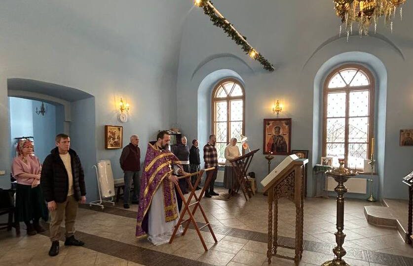 Воскресная Божественная Литургия